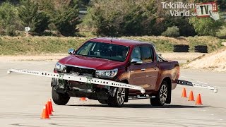 Revised Toyota Hilux now handles the moose test [upl. by Assilla]