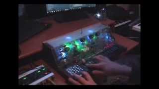 Moog Circuit Bending Challenge 2014 Winner  Hing Hon EK001 Squarewave Upright Synth [upl. by Ernst636]