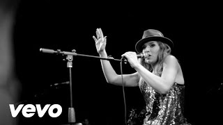 ZZ Ward  Grinnin in Your Face Live at The Troubadour [upl. by Mathia]