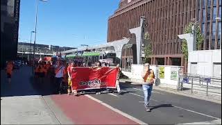 BauarbeiterWarnstreik in Hannover [upl. by London42]