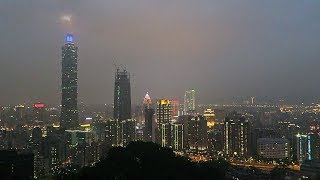 Taipei Elephant Mountain hiking trail Taipei 101 view and Night Market street food [upl. by Thirza]