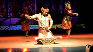 Iban Warrior Dance Ngajat Pahlawan [upl. by Tuhn331]