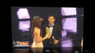 Kim Soo Hyun amp Jun Ji Hyun  Sweet Moments Part 2  50th Baeksang Art Award 2014 [upl. by Aerdnat]