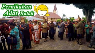 Horas 😇  Prosesi Pernikahan Adat Batak Tua Ni Gondang amp Gondang Batak Liat Liat [upl. by Elleral]