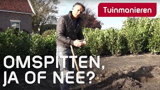 De tuin omspitten voor goed bodemleven  Tuinmanieren [upl. by Adnotal]