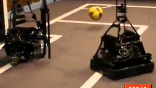 Roboter spielen Fußball Uni Kassel tritt bei Wettbewerb an [upl. by Ydnis]