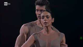 Alessandra Ferri e Roberto Bolle  Danza con me 01012019 [upl. by Carolle]