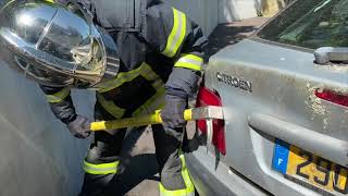 Tuto SR  Utilisation du Halligan Tool en secours routier [upl. by Llyrpa588]