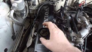 Volvo B230F PCV crankcase pressure test [upl. by Loni]