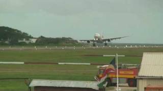 Crosswind landing attempt at Seychelles International Airport [upl. by Yhtuv320]