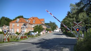 Spoorwegovergang Fredensborg DK  Railroad crossing  Jernbaneoverskæring [upl. by Colt2]