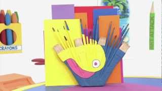 Art attack  Recyclage de Vieux Pinceaux  Sur Disney Junior [upl. by Enairda]