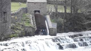 Dales Active Archimedes Screw in action on the River Bain Bainbridge Wensleydale [upl. by Ssepmet163]