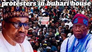 Angry Protesters Attcks Buharis house in Daura 😱‼️ [upl. by Kris864]