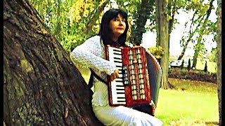 WIESŁAWA DUDKOWIAK  BIAŁY MIŚ  accordion instrumental version [upl. by Naivaf]