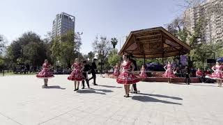 Cueca chilena Danza folclórica [upl. by Barina]