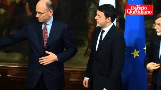 Governo gelo e distacco tra Letta e Renzi durante la cerimonia della campanella [upl. by Alcot]