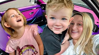 Mom amp Kids Car Karaoke Turns Into a Hilarious Car Treasure Hunt [upl. by Halilad732]