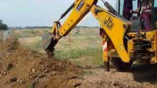 Backhoe Loader JCB 2CX Streetmaster Part1 [upl. by Lhary]