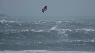 Windsurfer en pleine tempête force 10 [upl. by Germaine]