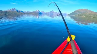 Sto Pescando in PARADISO Spinning in Mare da Canoa in Norvegia e da Kayak in Italia Chi Vince [upl. by Freddi]