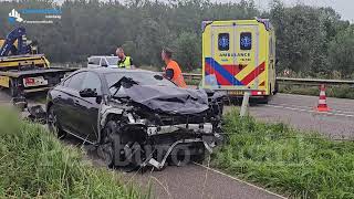 Dronken bestuurder richt ravage aan op de N214 bij Oud Alblas [upl. by Syman]