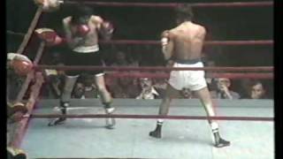 Alexis quotEl Flaco Explosivoquot Arguello vs Ruben quotEl Puasquot Olivares part 1 [upl. by Lledyl352]