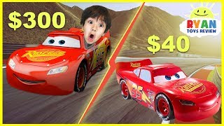 Disney Cars 3 40 Lightning McQueen vs 300 Lightning McQueen Remote Control Toy Cars [upl. by Cathe]