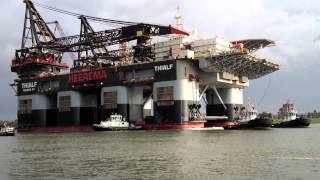 Heerema Thialf passing Maassluis [upl. by Ennaegroeg]