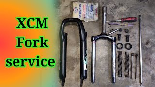 Suntor XCM Fork Service Disassemble clean lubeReassemble [upl. by Plerre]