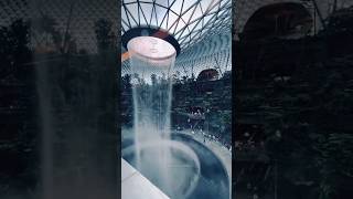 ലോകത്തിലെ ഏറ്റവും വലിയ Indoor Waterfall 😍 worldslargest indoorwaterfall waterfall changiairport [upl. by Llemhar]