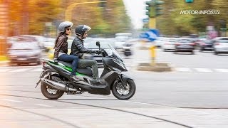 Essai scooter Kawasaki J300 [upl. by Hatfield339]