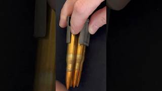 How to Load a WW2 Garand EN BLOC Clip  Fast m1 [upl. by Mozza]