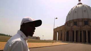 Côte dIvoire Yamoussoukro Guide de la basilique Notre Dame de la paix  Ivory Coast Guide basilica [upl. by Guttery]