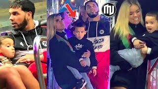 ¡Karol G conoce a el hijo de Anuel y causan euforia en parque de diversiones [upl. by Nahpos746]