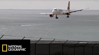 Funchal to jedno z najbardziej niebezpiecznych miejsc do lądowania Loty wysokiego ryzyka [upl. by Avuha649]