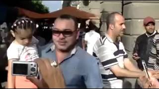 Le Roi Mohammed VI dans les rues de Tunis 2 [upl. by Adlai]