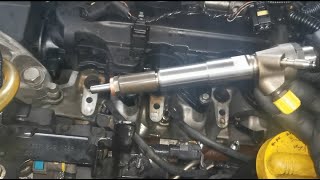 comment changer injecteur  repraogrammation code renault megane 3 15L DCI [upl. by Fahey757]