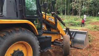 jcb 3dx levelling land [upl. by Gass]