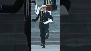 Regimentsgruß Marsch im preußischen Paradeschritt  Spielmannszug Stabsmusikkorps bundeswehr [upl. by Derick950]