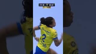 Tem brasileira arrebentando na championsleague de handebol Bruna de Paula marcou 4 contra o Gyor [upl. by Ecnaralc]