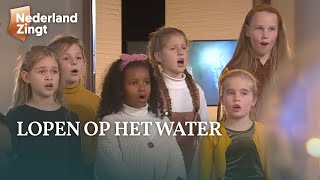 Lopen op het water  Nederland Zingt [upl. by Araes]