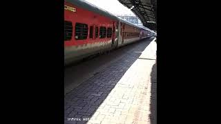 12362 Mumbai CSMT  Asansol Weekly Superfast Express  via Prayagraj Chheoki  skips Dombivli [upl. by Jakoba]