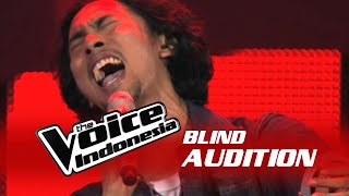 Ahmad Rhezanov quotCukup Siti Nurbayaquot  The Blind Audition  The Voice Indonesia 2016 [upl. by Langill244]