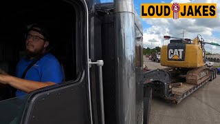 Heavy haul trucker  How to detach and attach RGN lowboy trailer [upl. by Queston]