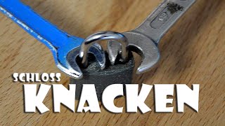 HACK zwei Maulschlüssel knacken den Schloss  How to open a lock [upl. by Akenor284]