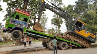 Amazing Video  Volvo Excavator Loading in Low Bed Truck By Experience Operator  Dozer Video [upl. by Leiruh]