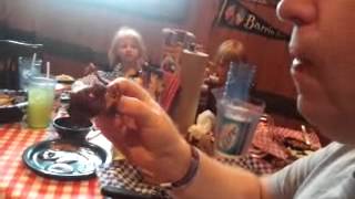 FAMOUS DAVES  WISCONSIN DELLS WISCONSIN  RESTAURANT REVIEW [upl. by Kelcy]