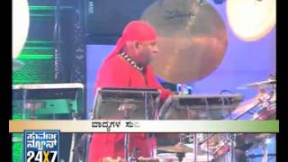 Seg1  BombatJugalbandhi with Sivamani and Kadri Gopalnath  Suvarna news [upl. by Oicanata366]