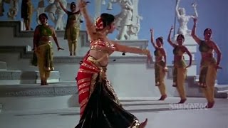 Waheeda Rehman Dance from Guide Part 1 [upl. by Maiga]